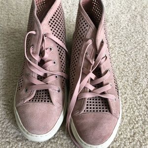 1 State lace up high tops size 8 comes with box